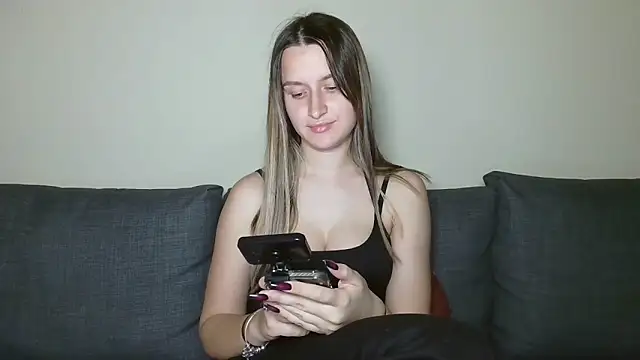 Snapshot of Submissive_love chatting on March 11, 9:48 pm Submissive love online show from March 11, 9:48 pm