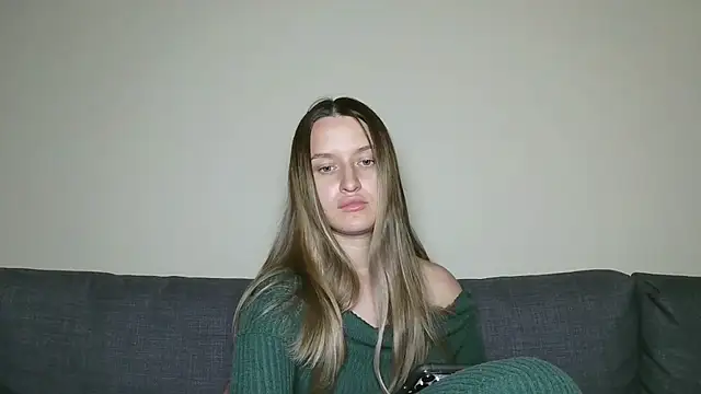 Snapshot of Submissive_love chatting on March 21, 8:50 pm Submissive love online show from March 21, 8:50 pm