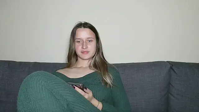Snapshot of Submissive_love chatting on March 22, 8:26 pm Submissive love online show from March 22, 8:26 pm