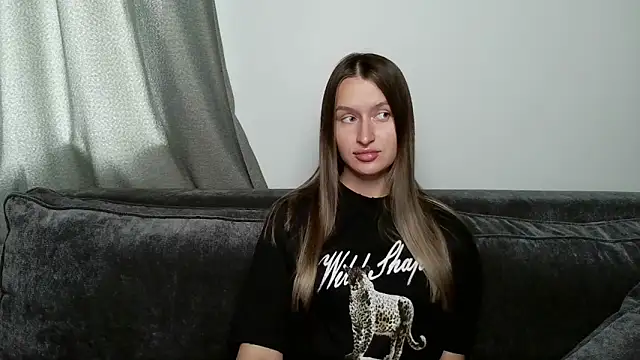Snapshot of Submissive_love chatting on September 11, 10:37 am Submissive love online show from September 11, 10:37 am