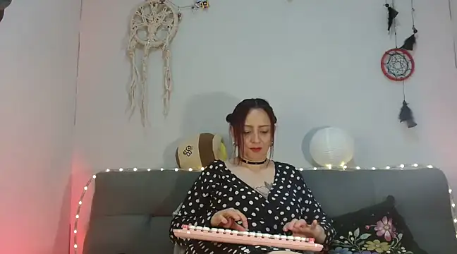 catalinamommyx online show from February 20, 9:55 am