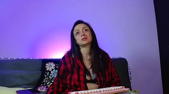 catalinamommyx online show from March 12, 7:02 am