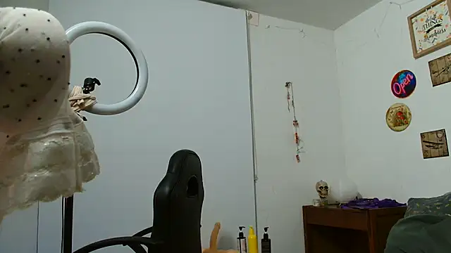 catalinamommyx online show from March 27, 12:38 am