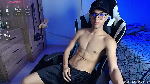 Snapshot of Angelligth chatting on February 26, 3:49 am Angelligth online show from February 26, 3:49 am