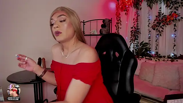Snapshot of karol_elegance_ chatting on April 23, 1:02 pm karol elegance online show from April 23, 1:02 pm