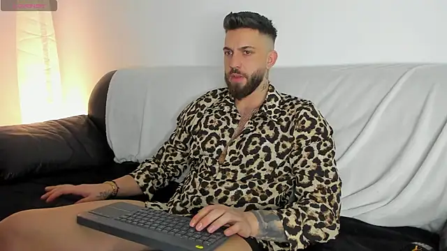 LoveIsBlind  online show from May 16, 6:28 pm