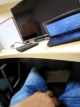 Snapshot of rocksrockydick chatting on September 26, 10:08 am rocksrockydick online show from September 26, 10:08 am