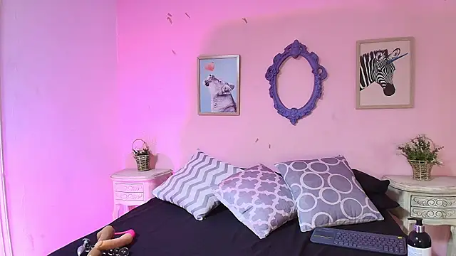 Elizabeth Santos online show from November 4, 7:13 pm