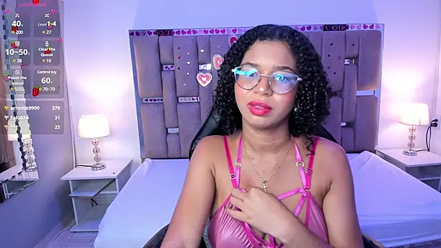 Snapshot of MilaHall_ chatting on January 31, 3:52 am MilaHall  online show from January 31, 3:52 am