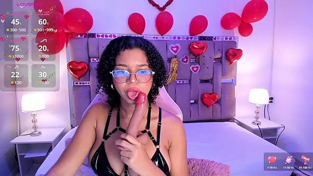 Snapshot of MilaHall_ chatting on February 8, 3:52 am MilaHall  online show from February 8, 3:52 am