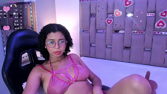 Snapshot of MilaHall_ chatting on March 9, 3:54 am MilaHall  online show from March 9, 3:54 am