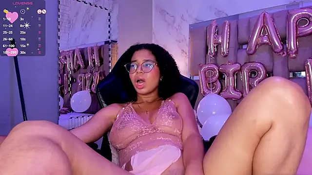 Snapshot of MilaHall_ chatting on March 14, 7:48 am MilaHall  online show from March 14, 7:48 am