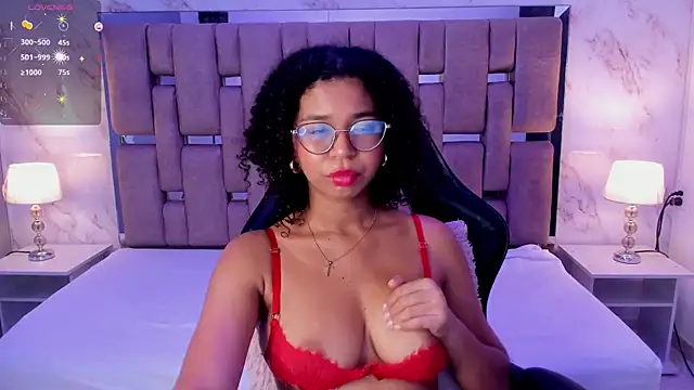 Snapshot of MilaHall_ chatting on March 15, 4:13 am MilaHall  online show from March 15, 4:13 am