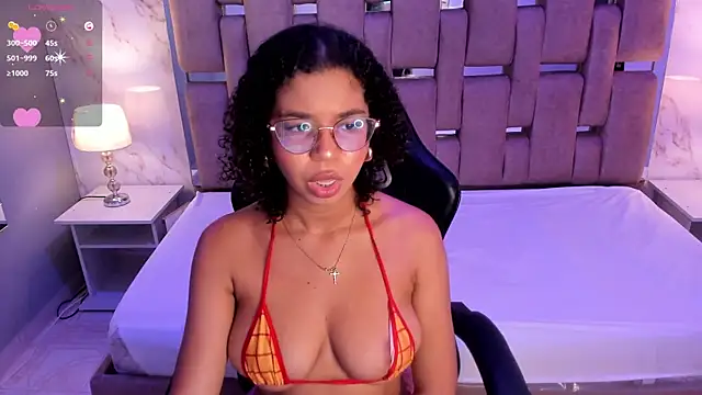 Snapshot of MilaHall_ chatting on March 17, 3:47 am MilaHall  online show from March 17, 3:47 am