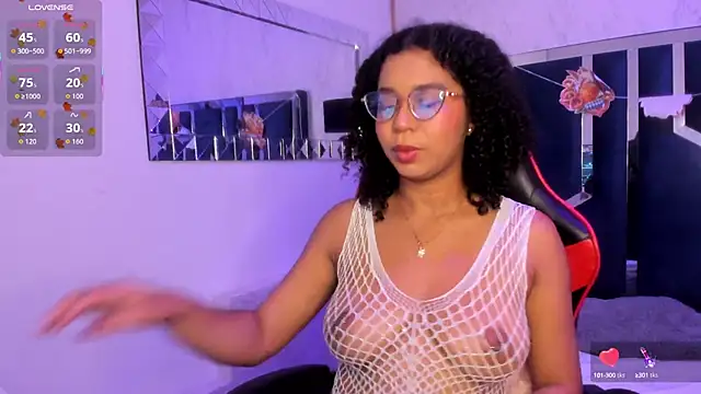 Snapshot of MilaHall_ chatting on September 28, 4:40 am MilaHall  online show from September 28, 4:40 am