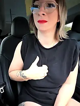 Snapshot of Giuliana_baby chatting on November 10, 8:46 am Giuliana baby online show from November 10, 8:46 am