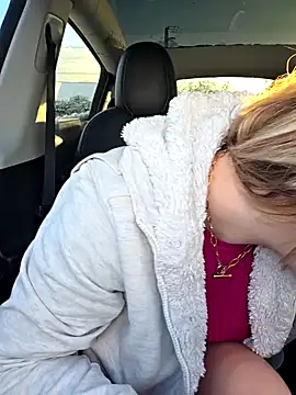 Snapshot of Giuliana_baby chatting on November 21, 8:24 am Giuliana baby online show from November 21, 8:24 am