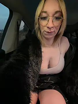 Snapshot of Giuliana_baby chatting on January 11, 7:35 am Giuliana baby online show from January 11, 7:35 am