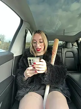 Snapshot of Giuliana_baby chatting on February 11, 10:09 am Giuliana baby online show from February 11, 10:09 am