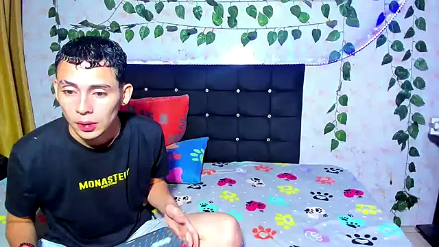 Snapshot of Alexander_and_Xiao chatting on January 21, 2:22 am Alexander and Xiao online show from January 21, 2:22 am