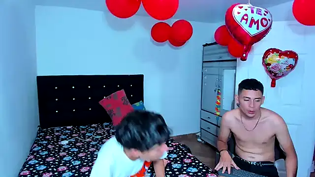Snapshot of Alexander_and_Xiao chatting on February 15, 10:10 pm Alexander and Xiao online show from February 15, 10:10 pm