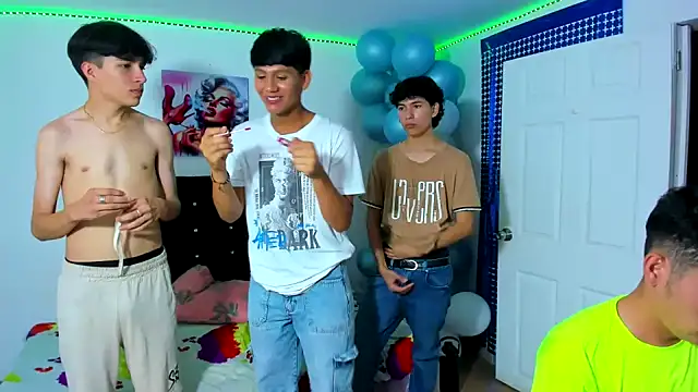 Snapshot of Alexander_and_Xiao chatting on March 18, 8:37 pm Alexander and Xiao online show from March 18, 8:37 pm