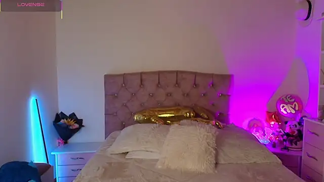 miaa saenz1 online show from October 25, 5:04 am