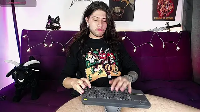 blckwolf 6 online show from December 11, 9:55 pm