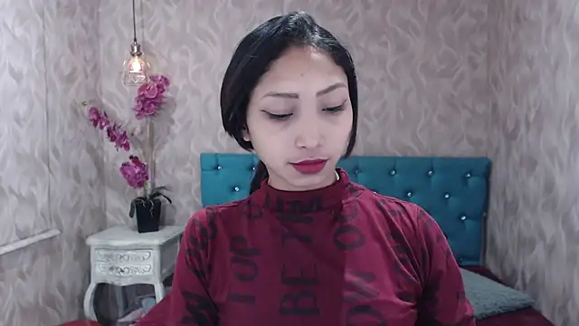 MadelineDoll online show from January 11, 1:01 pm