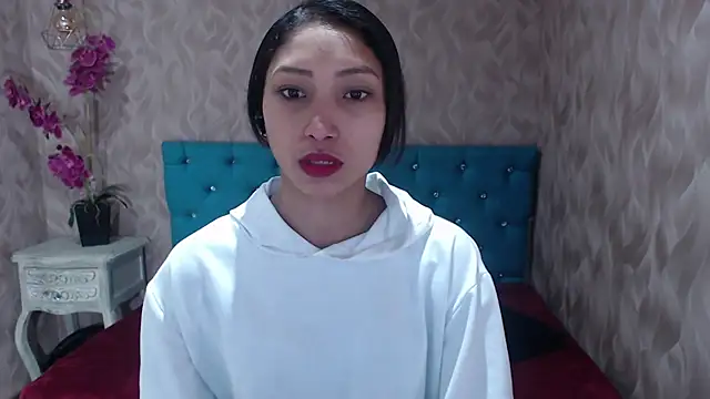 MadelineDoll online show from January 13, 1:28 pm