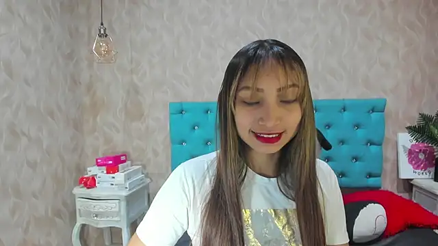 MadelineDoll online show from November 9, 1:53 pm