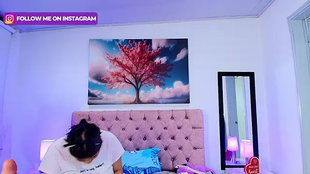 Emma monserrat online show from November 22, 8:35 am