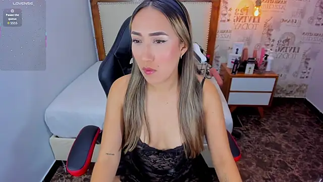 CAMILAGRAY online show from May 15, 7:21 pm