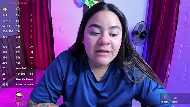 Snapshot of Sharon_hils chatting on February 7, 9:15 pm Sharon hils online show from February 7, 9:15 pm