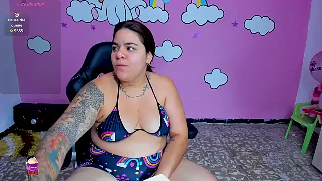 Snapshot of Sharon_hils chatting on April 9, 12:32 pm Sharon hils online show from April 9, 12:32 pm