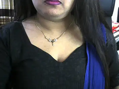 Snapshot of SweetGirlRani143 chatting on December 18, 3:44 pm SweetGirlRani143 online show from December 18, 3:44 pm