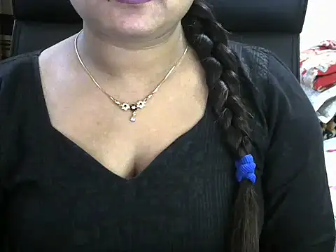 Snapshot of SweetGirlRani143 chatting on December 18, 11:30 pm SweetGirlRani143 online show from December 18, 11:30 pm