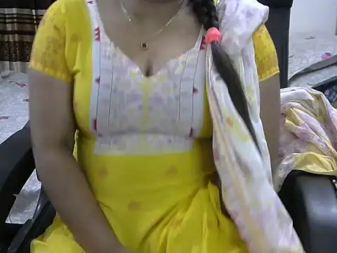 Snapshot of SweetGirlRani143 chatting on December 24, 11:55 pm SweetGirlRani143 online show from December 24, 11:55 pm