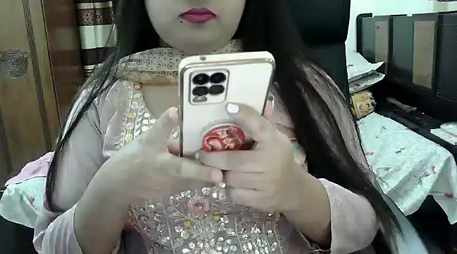 Snapshot of SweetGirlRani143 chatting on January 1, 4:50 pm SweetGirlRani143 online show from January 1, 4:50 pm