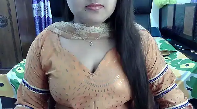Snapshot of SweetGirlRani143 chatting on March 19, 5:50 pm SweetGirlRani143 online show from March 19, 5:50 pm