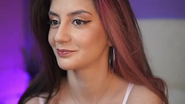Snapshot of SabrinaHope chatting on April 6, 8:32 pm SabrinaHope online show from April 6, 8:32 pm
