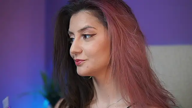 Snapshot of SabrinaHope chatting on April 8, 8:31 pm SabrinaHope online show from April 8, 8:31 pm