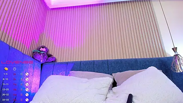 Snapshot of kathecute__ chatting on December 10, 4:45 am kathecute   online show from December 10, 4:45 am