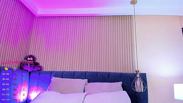 Snapshot of kathecute__ chatting on December 13, 1:37 am kathecute   online show from December 13, 1:37 am