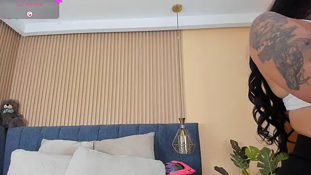 Snapshot of kathecute__ chatting on September 9, 1:38 am kathecute   online show from September 9, 1:38 am