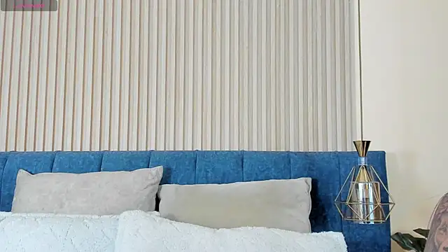 Snapshot of kathecute__ chatting on October 25, 1:35 am kathecute   online show from October 25, 1:35 am