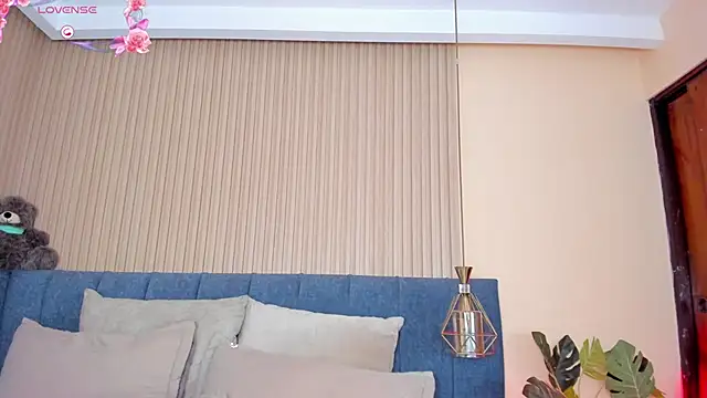 Snapshot of kathecute__ chatting on February 15, 12:14 pm kathecute online show from February 15, 12:14 pm