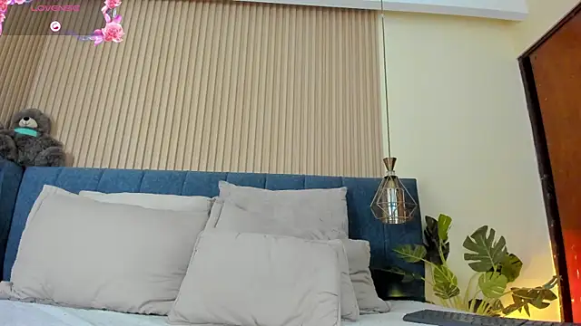 kathecute   online show from May 10, 1:49 pm