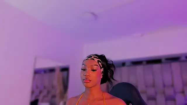 Snapshot of ChaynnaCooper chatting on October 4, 8:40 pm ChaynnaCooper online show from October 4, 8:40 pm