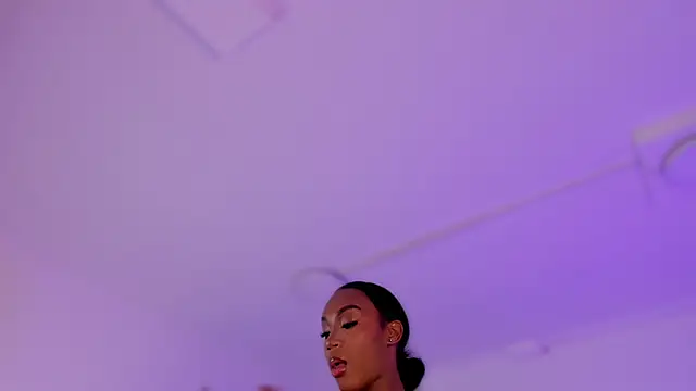 Snapshot of ChaynnaCooper chatting on February 5, 3:44 am ChaynnaCooper online show from February 5, 3:44 am